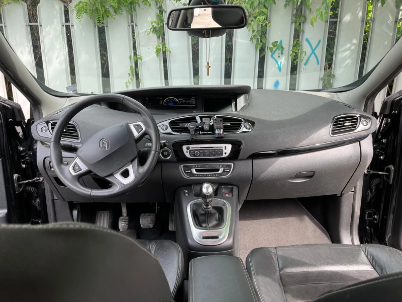 Renault Grand scenic 1, 6 дизел 130к.с Facelift, снимка 9 - Автомобили и джипове - 47068633