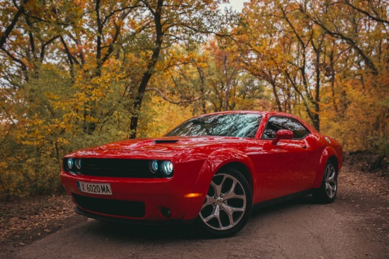 Dodge Challenger, снимка 2 - Автомобили и джипове - 47582689