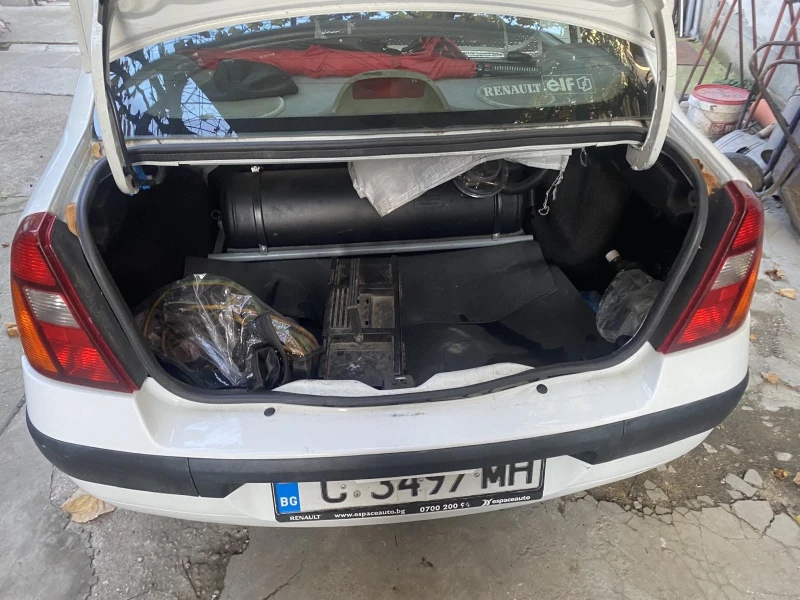 Renault Clio, снимка 5 - Автомобили и джипове - 47682515