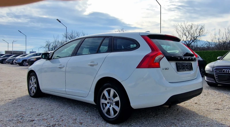 Volvo V60 2.0D/151 X .KM/SERVIZNA ISTORIA , снимка 8 - Автомобили и джипове - 48611406