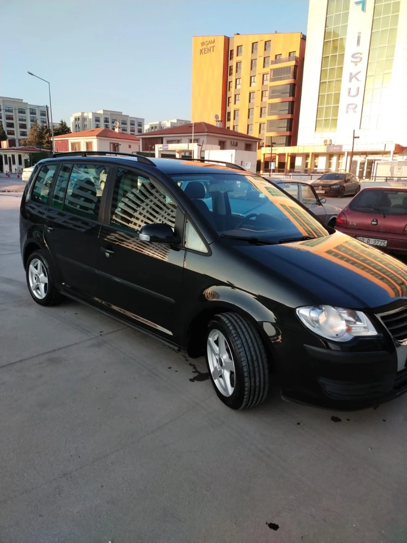 VW Touran, снимка 7 - Автомобили и джипове - 48870616