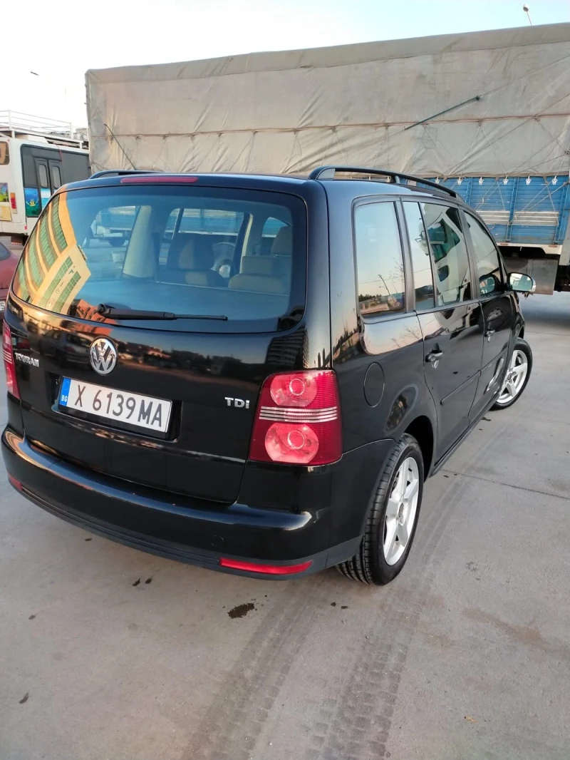 VW Touran, снимка 3 - Автомобили и джипове - 48870616