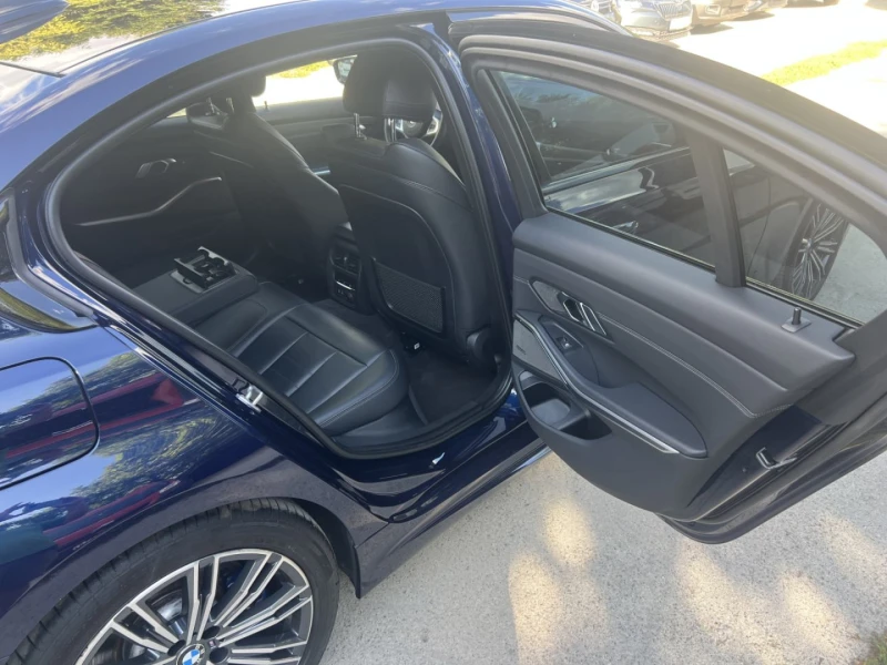BMW 330 М-Sport d Xdrive, снимка 10 - Автомобили и джипове - 51930458