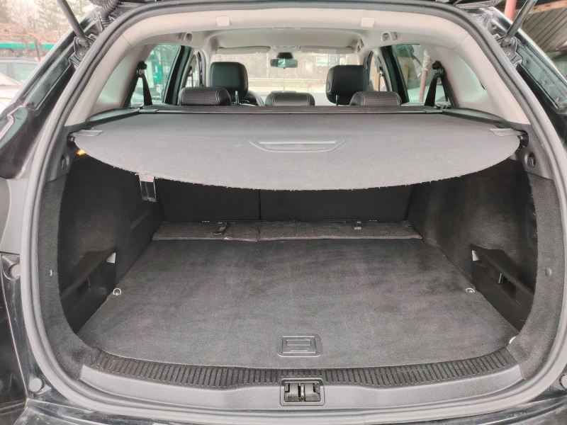 Renault Megane 1.5 DCI, снимка 8 - Автомобили и джипове - 53200673