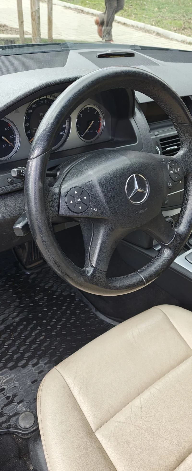 Mercedes-Benz C 320, снимка 9 - Автомобили и джипове - 53536739