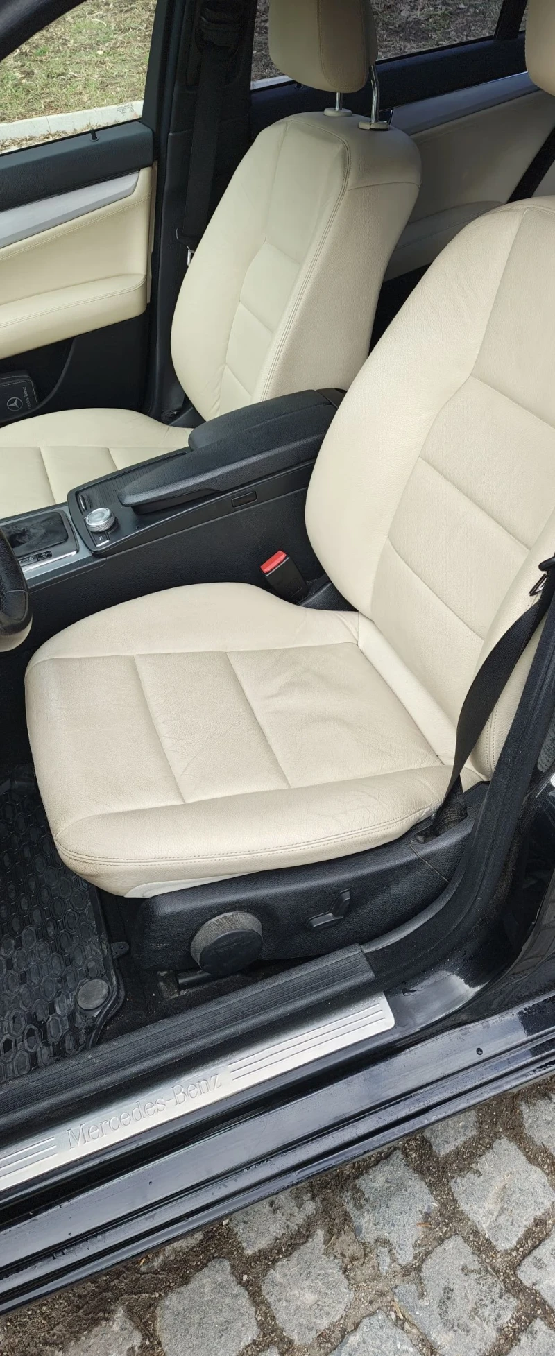 Mercedes-Benz C 320, снимка 10 - Автомобили и джипове - 53536739