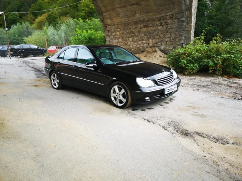 Mercedes-Benz C 320 CDI, снимка 2 - Автомобили и джипове - 47699933