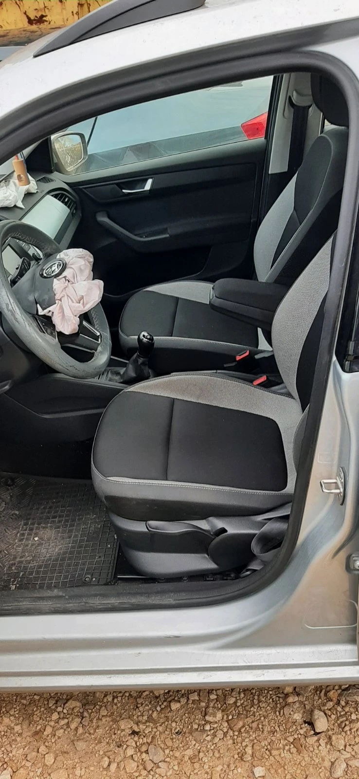 Skoda Fabia 1.0TSI CHZ - изображение 7