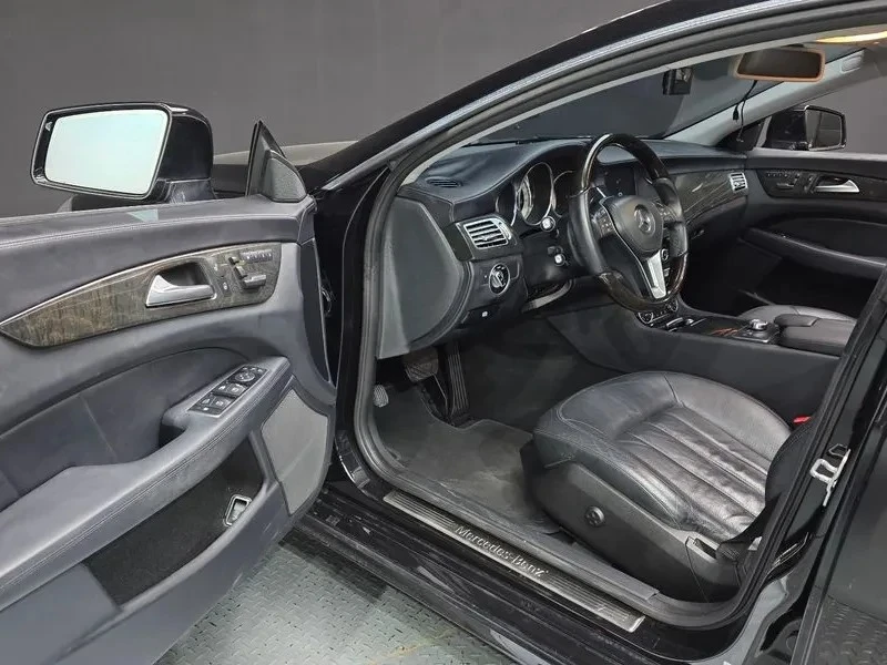 Mercedes-Benz CLS 350 | АВТОФИНАНСИРАНЕ | ФИКСИРАНА ЦЕНА ДО БЪЛГАРИЯ, снимка 15 - Автомобили и джипове - 55147667