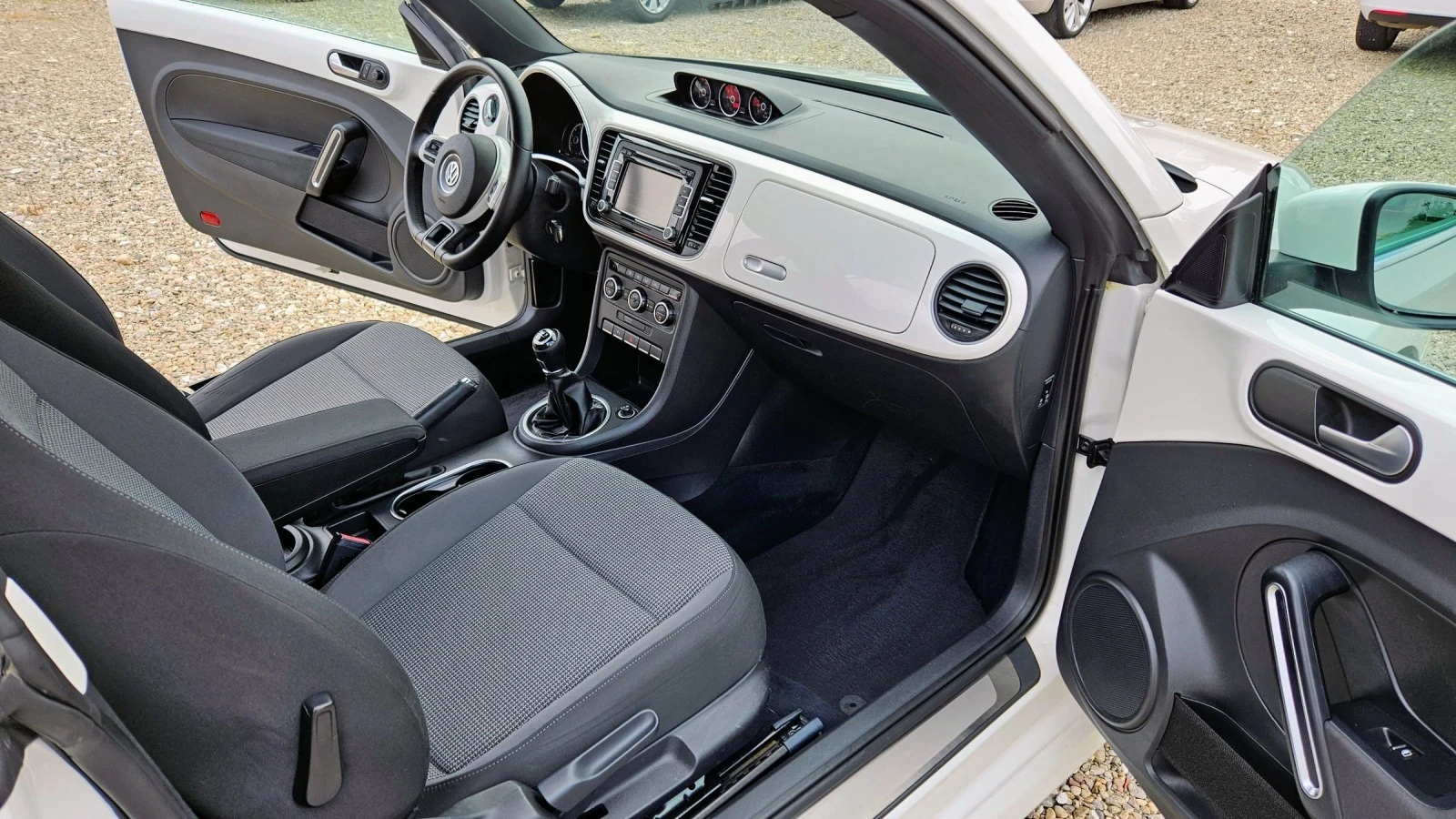 VW Beetle 1.6 TDI-105ks | Mobile.bg — изображение 11