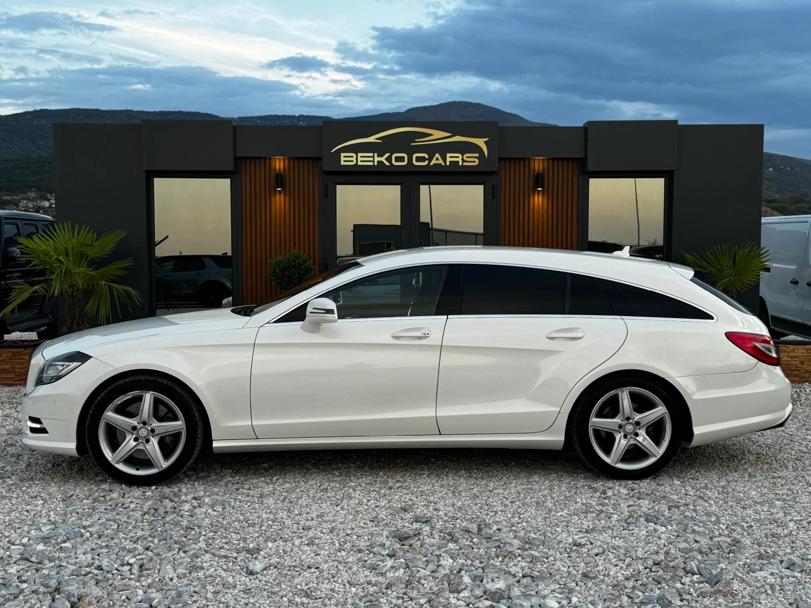 Mercedes-Benz CLS 350 AMG PACK/4MATIC/HARMAN KARDON/MEMORY/FULL FULL - изображение 5