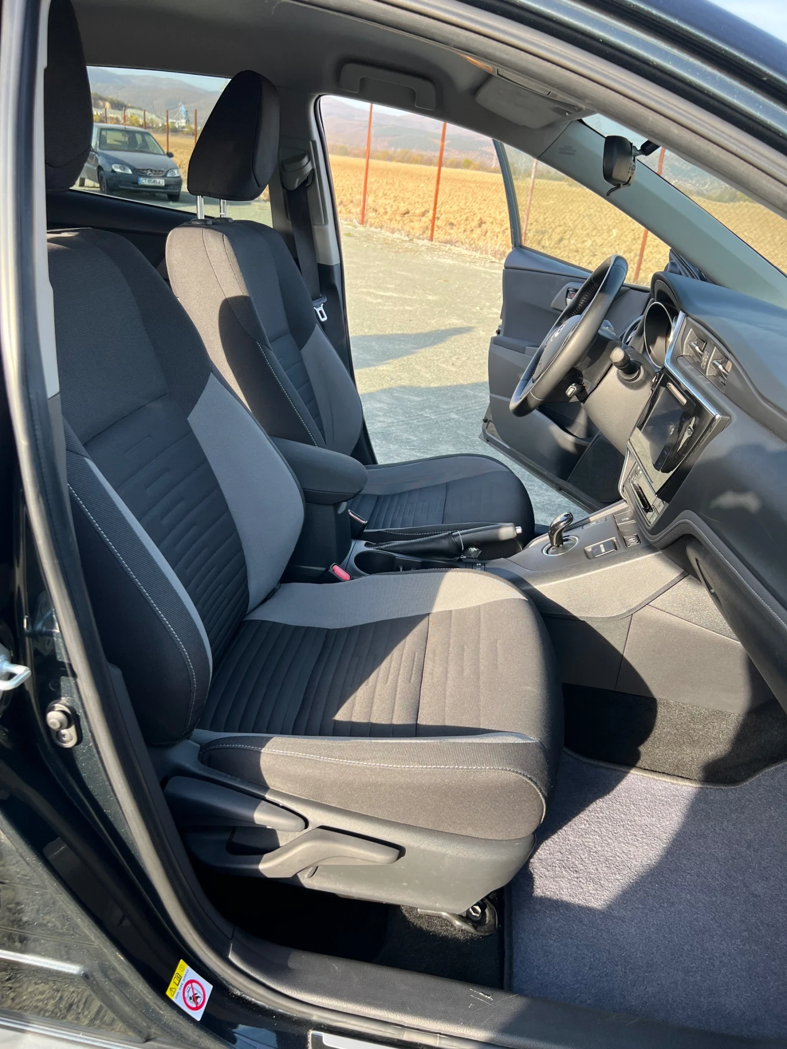 Toyota Auris 1.8 Hybrid / 136 �.�. / 120 ���. ��. / ���� 6 / | Mobile.bg � ����������� 15