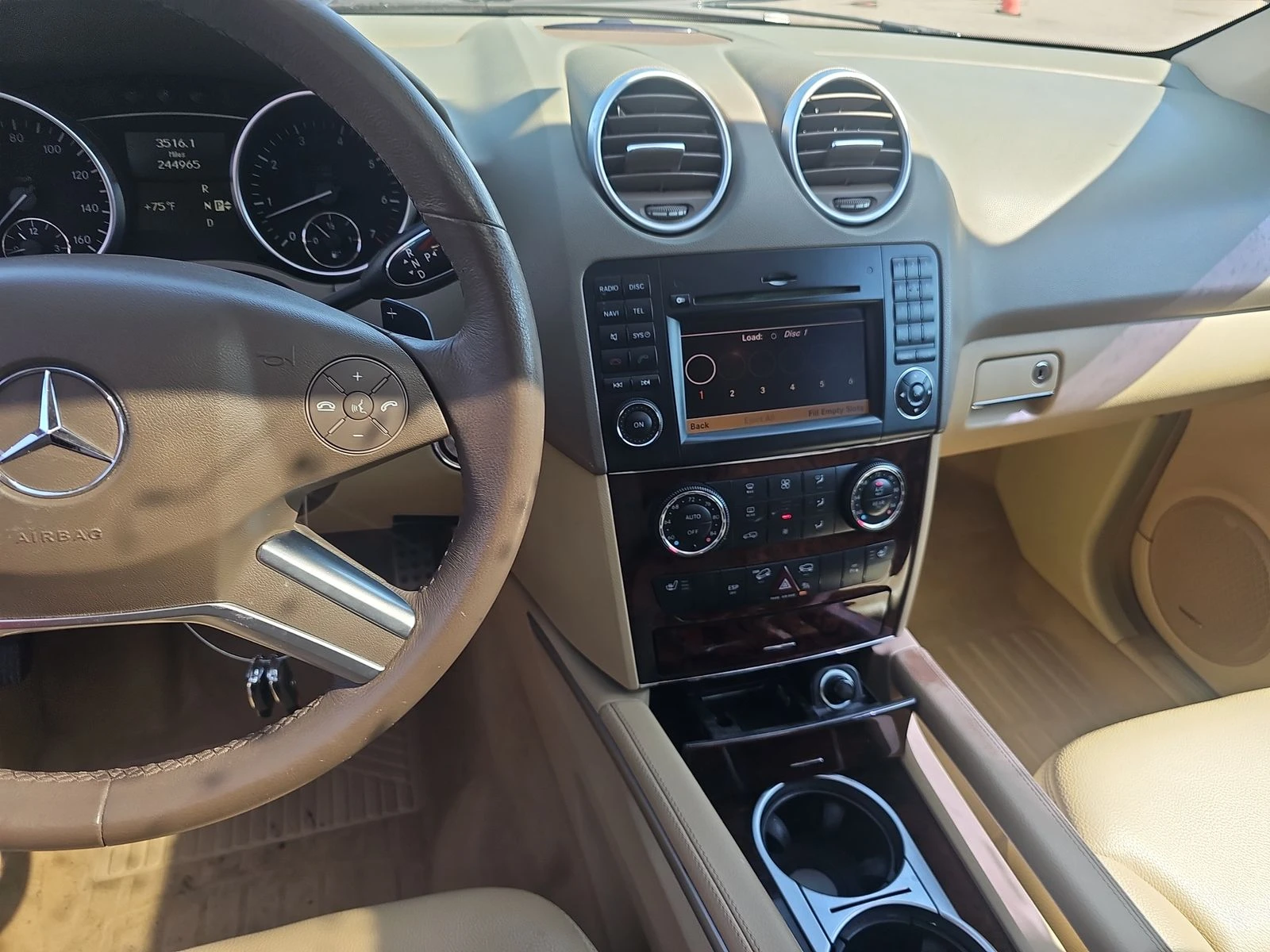 Mercedes-Benz ML 550  - изображение 9