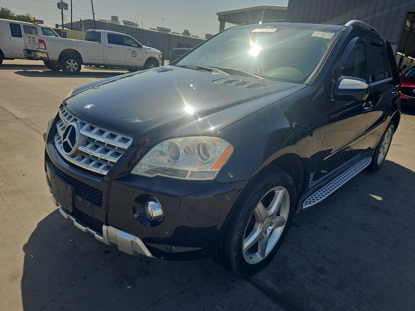 Mercedes-Benz ML 550  - изображение 3
