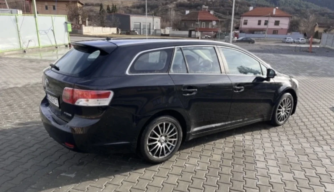 Toyota Avensis 2.2 D4D 150 - изображение 4