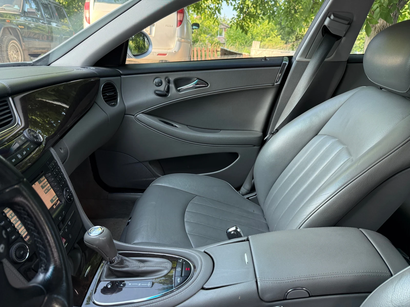 Mercedes-Benz CLS 320 keyless go, Продава се от собственик Спешно - изображение 8