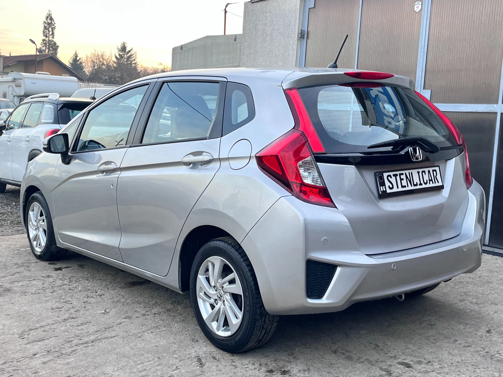 Honda Jazz 1.3i-VTEC AВТОМАТИК EURO6b  - изображение 8