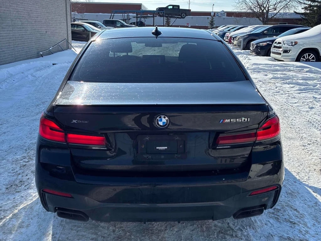 BMW 550 * xDrive * ДИСТРОНИК * 360 * H/K * ОБДУХВАНЕ  - изображение 4