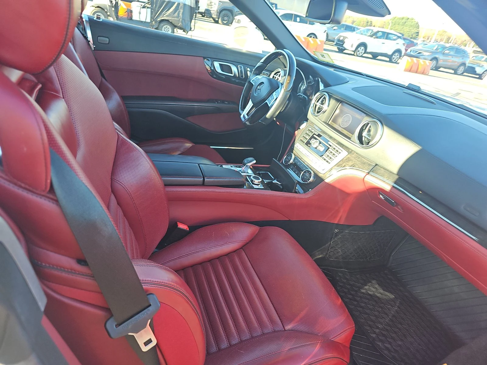 Mercedes-Benz SL 500 DESIGNO* AMG* PACK* PLATINUM* ПОДГРЕВ* ОБДУХВАНЕ* , снимка 12 - Автомобили и джипове - 53799711