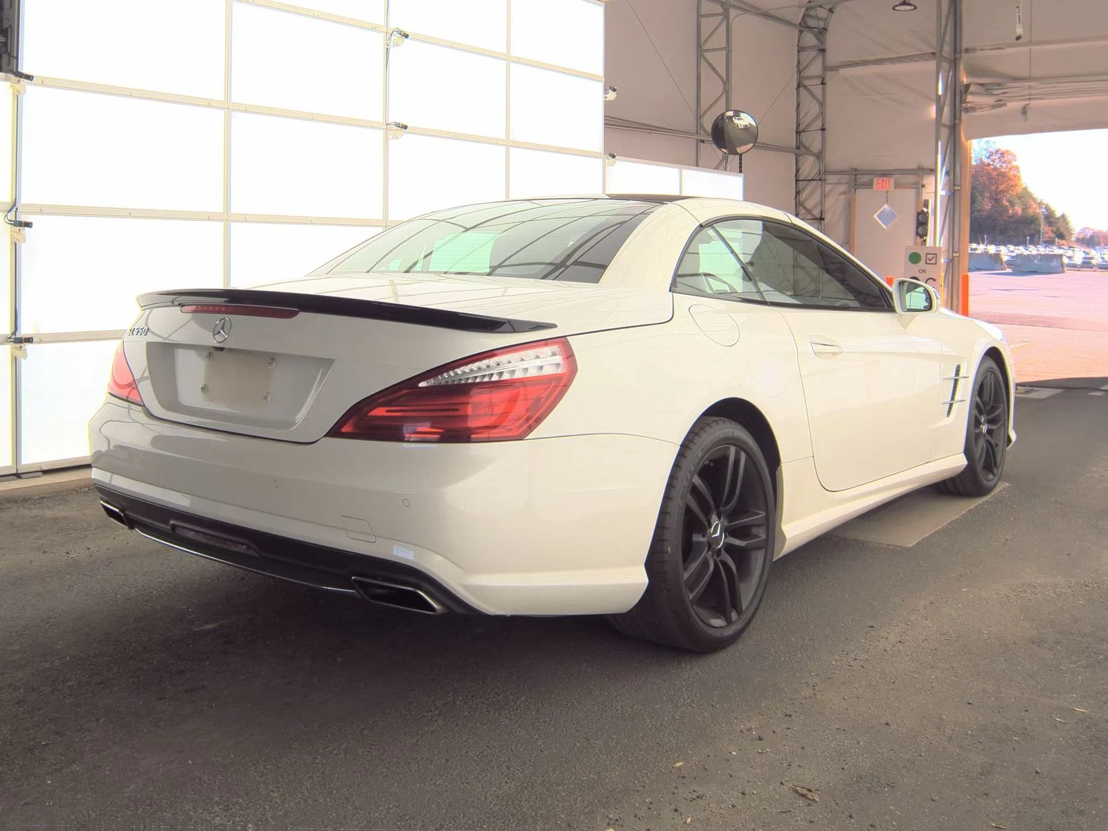 Mercedes-Benz SL 500 DESIGNO* AMG* PACK* PLATINUM* ПОДГРЕВ* ОБДУХВАНЕ* , снимка 2 - Автомобили и джипове - 53799711