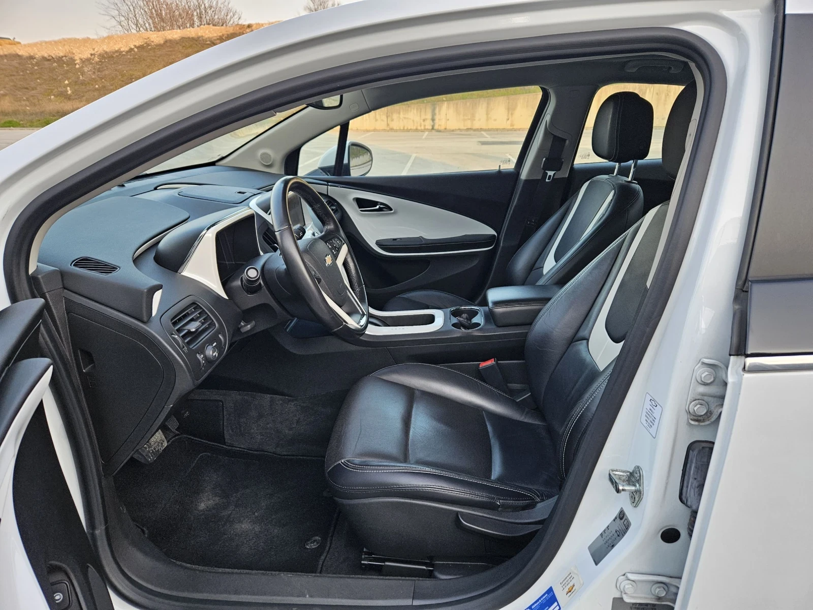 Chevrolet Volt, снимка 8 - Автомобили и джипове - 53984143