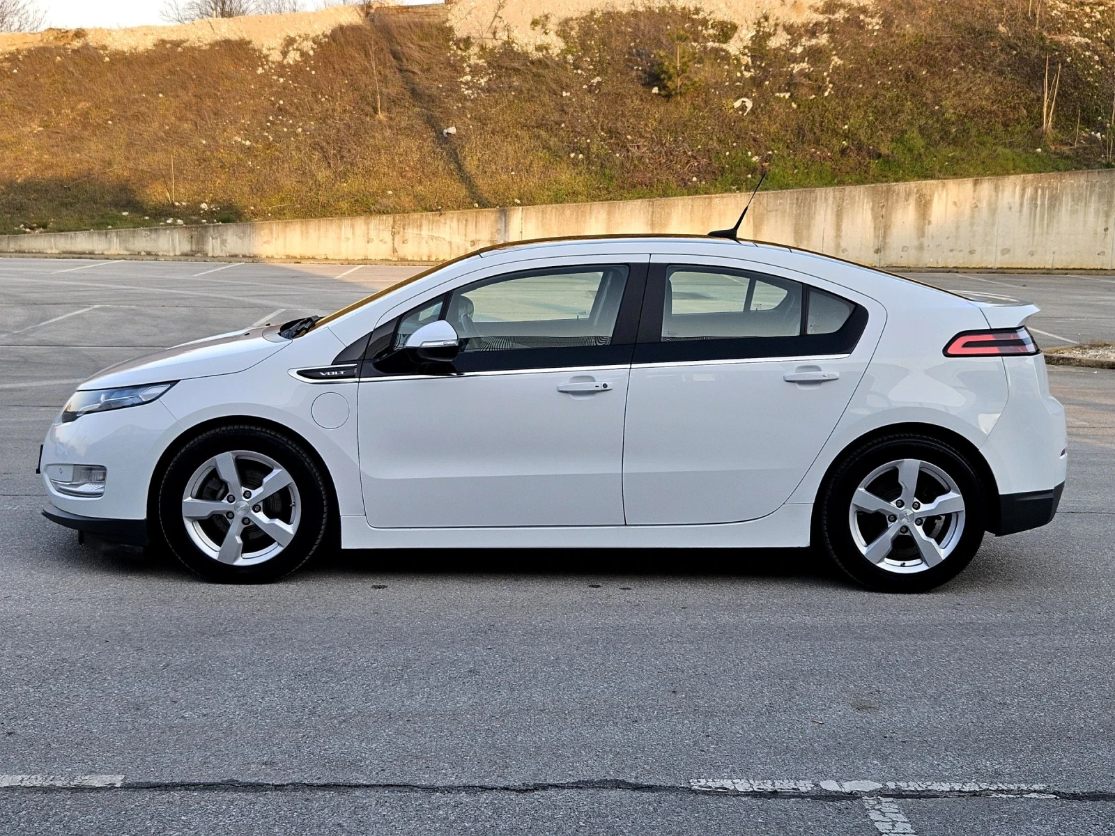 Chevrolet Volt, снимка 7 - Автомобили и джипове - 53984143