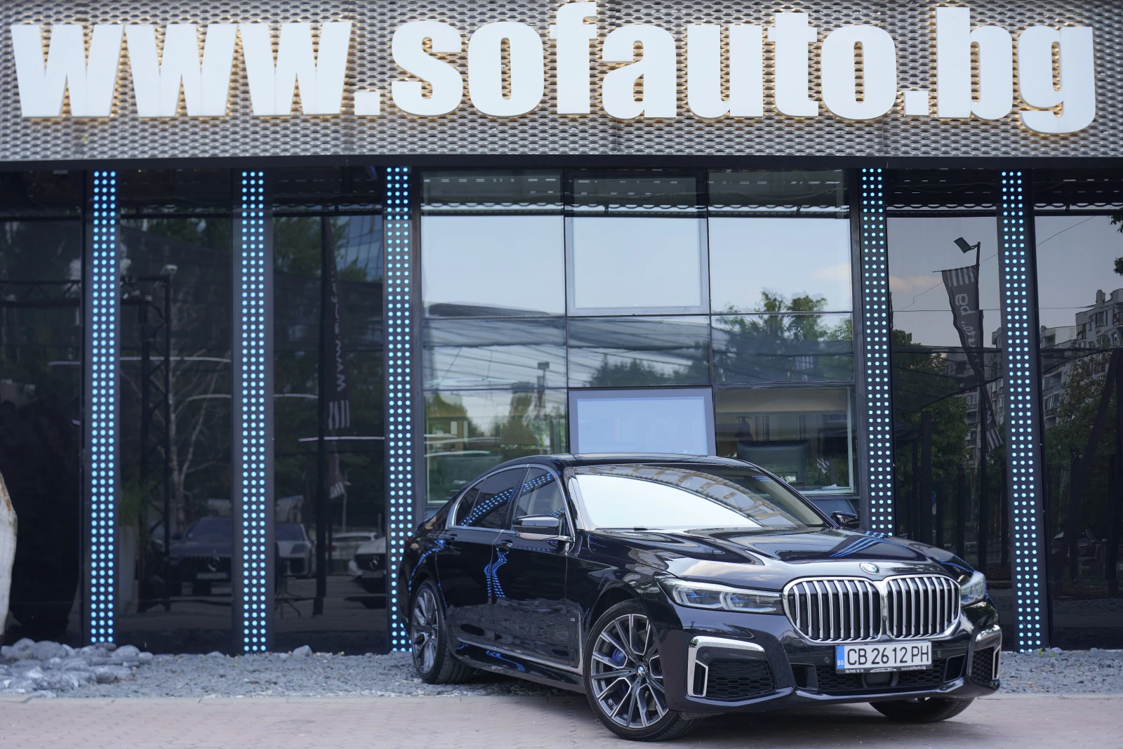 BMW 750 i xDrive M Package Individual, снимка 3 - Автомобили и джипове - 55170555