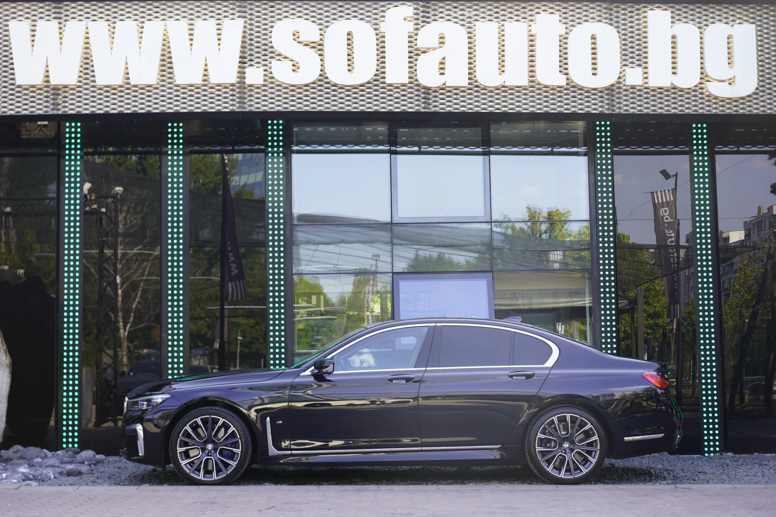 BMW 750 i xDrive M Package Individual, снимка 4 - Автомобили и джипове - 55170555