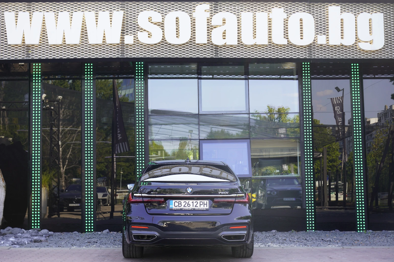 BMW 750 i xDrive M Package Individual, снимка 5 - Автомобили и джипове - 55170555