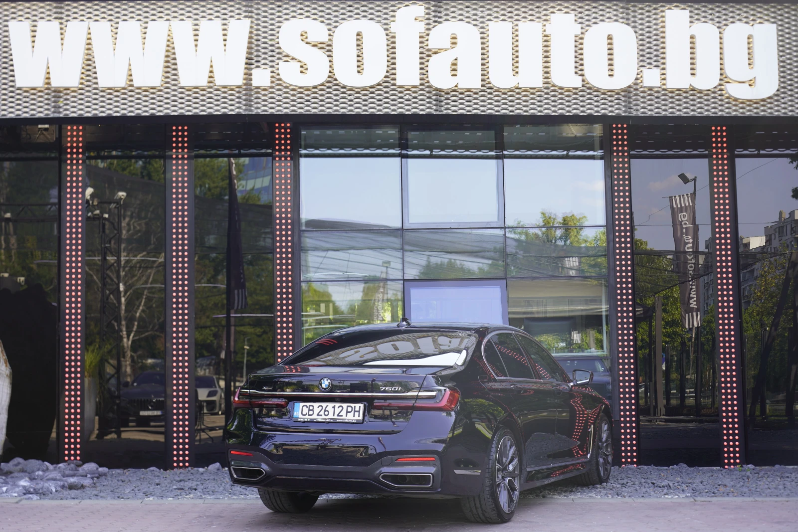 BMW 750 i xDrive M Package Individual, снимка 6 - Автомобили и джипове - 55170555