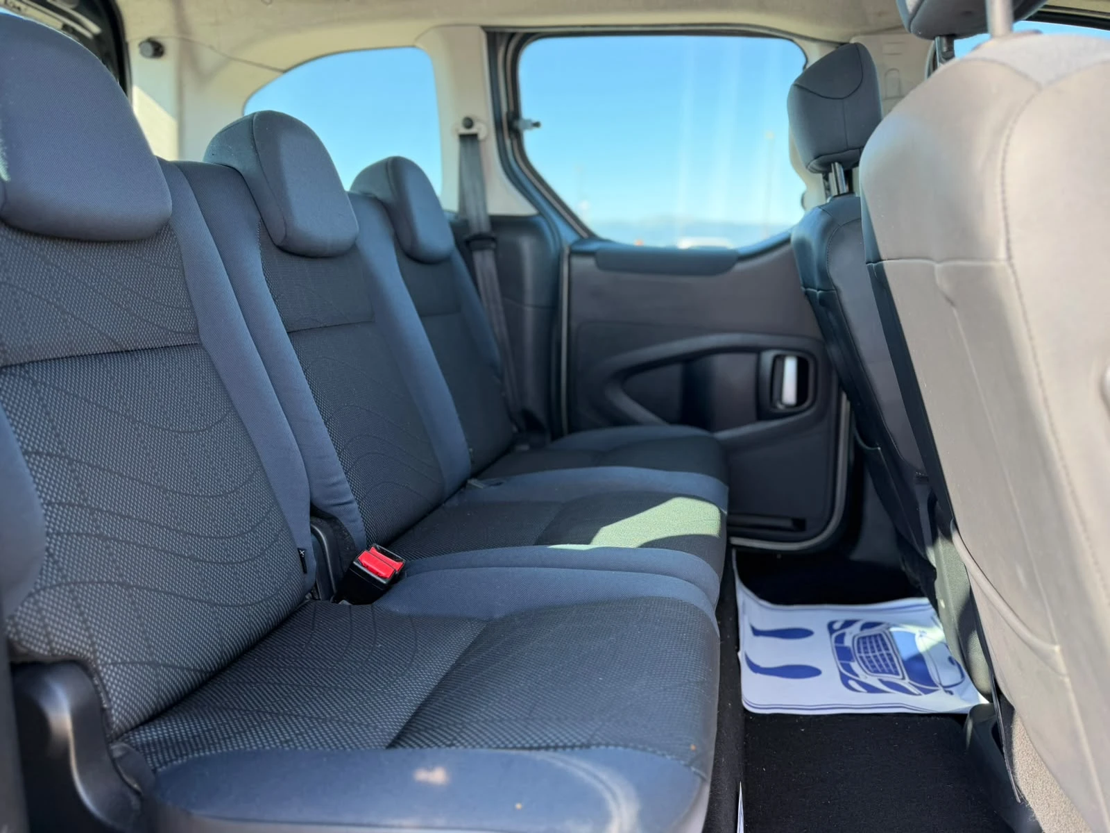 Peugeot Partner / 1.6 HDI / 90 HP / 4+ 1 /, снимка 11 - Автомобили и джипове - 55528148