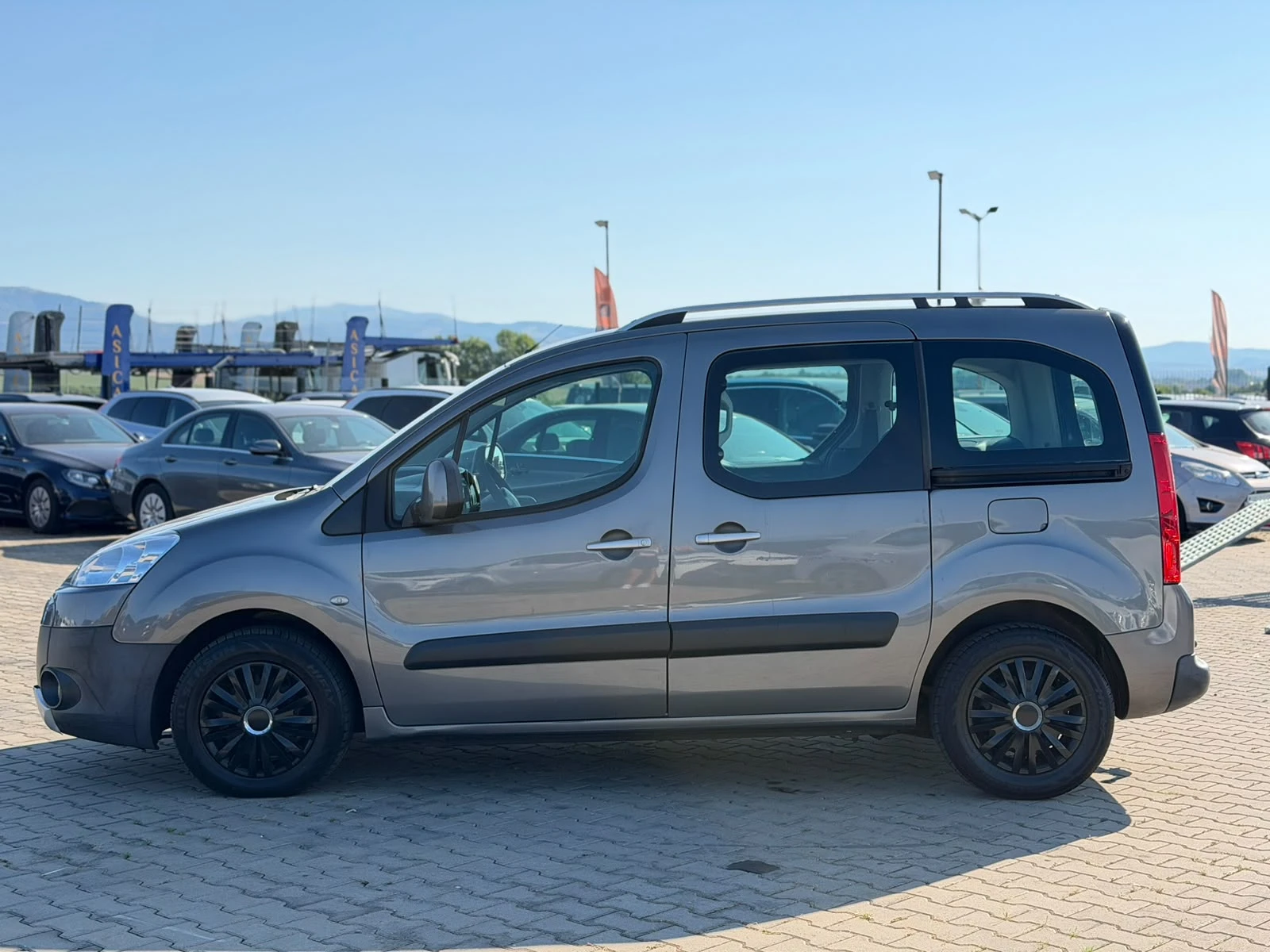 Peugeot Partner / 1.6 HDI / 90 HP / 4+ 1 /, снимка 2 - Автомобили и джипове - 55528148