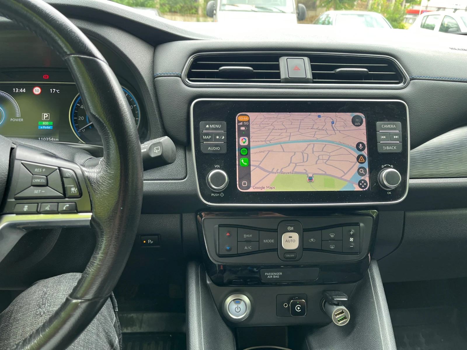 Nissan Leaf , снимка 6 - Автомобили и джипове - 56395450