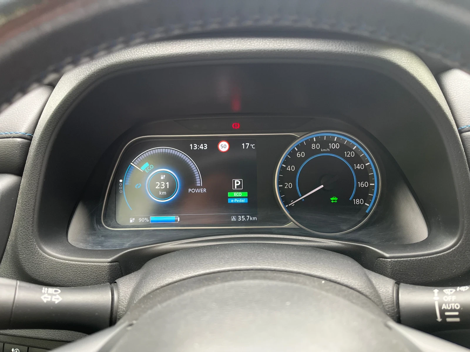 Nissan Leaf , снимка 10 - Автомобили и джипове - 56395450