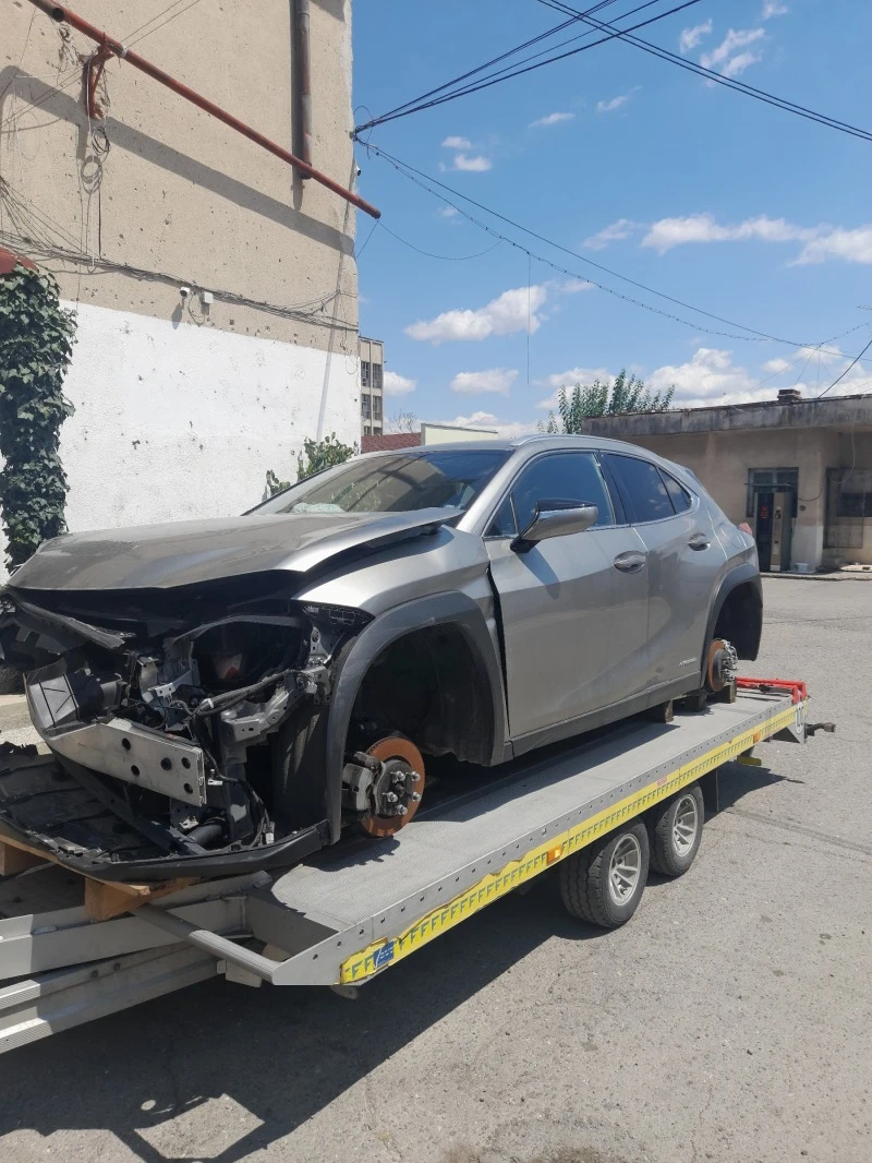 Lexus UX 250h 2.0, снимка 11 - Автомобили и джипове - 46771285