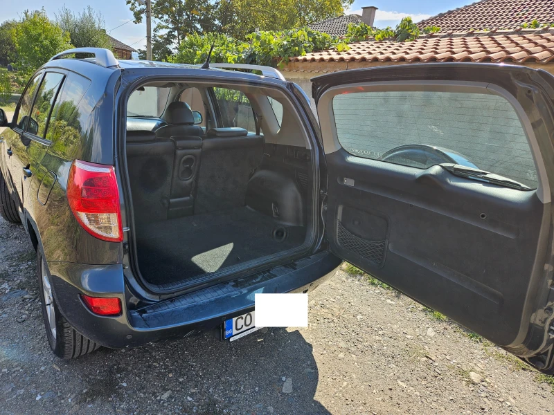 Toyota Rav4 2.2D4D, снимка 7 - Автомобили и джипове - 47386832