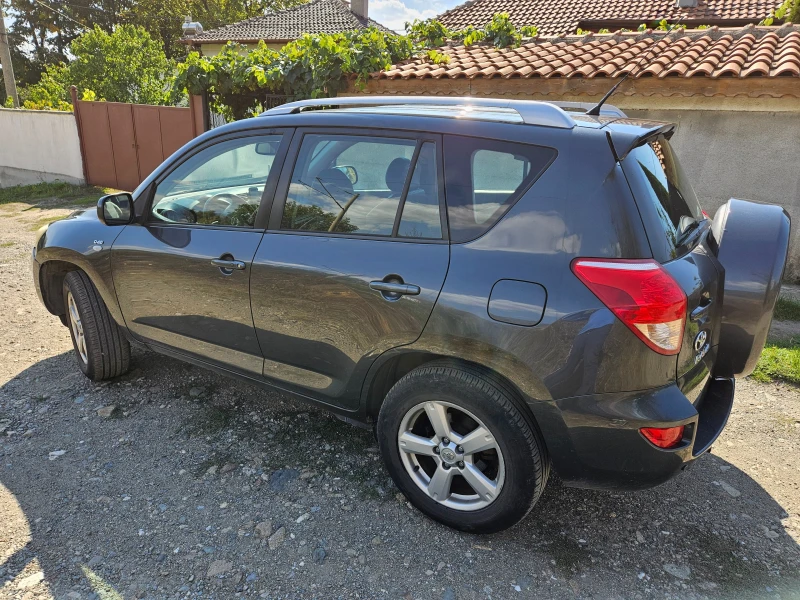 Toyota Rav4 2.2D4D, снимка 3 - Автомобили и джипове - 47386832