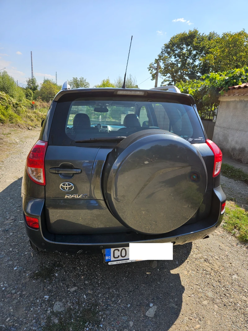 Toyota Rav4 2.2D4D, снимка 4 - Автомобили и джипове - 47386832