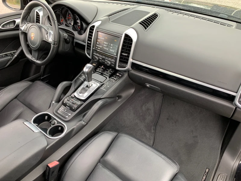 Porsche Cayenne 3.0D* PLATINUM EDITION* ПЪЛНА СЕРВ.ИСТОРИЯ ПОРШЕ.F, снимка 9 - Автомобили и джипове - 51552403