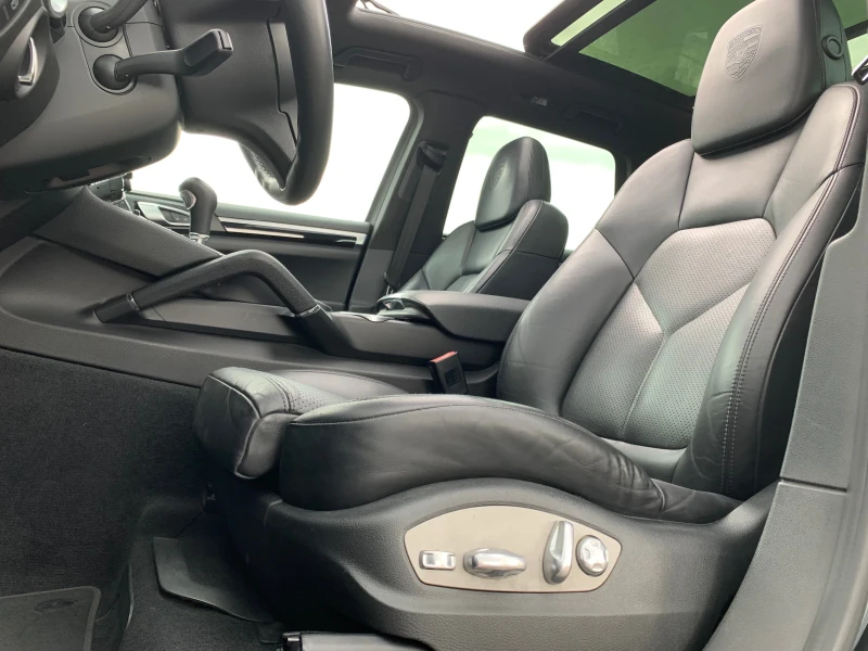 Porsche Cayenne 3.0D* PLATINUM EDITION* ПЪЛНА СЕРВ.ИСТОРИЯ ПОРШЕ.F, снимка 7 - Автомобили и джипове - 51552403