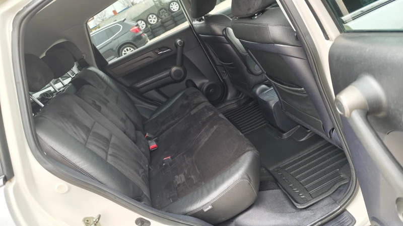 Honda Cr-v 8RAM/8ЯДР ANDROID-БЪЛГАРСКИ/СПОЙЛЕР/СТЕПЕН/РОЛБАР, снимка 13 - Автомобили и джипове - 53035971