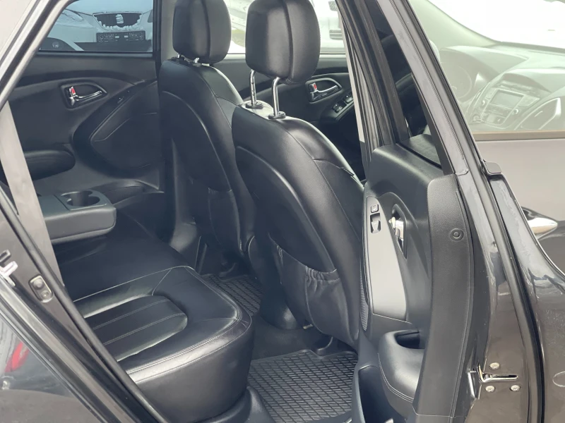 Hyundai IX35 2.0CRDi 4x4, снимка 11 - Автомобили и джипове - 53230227