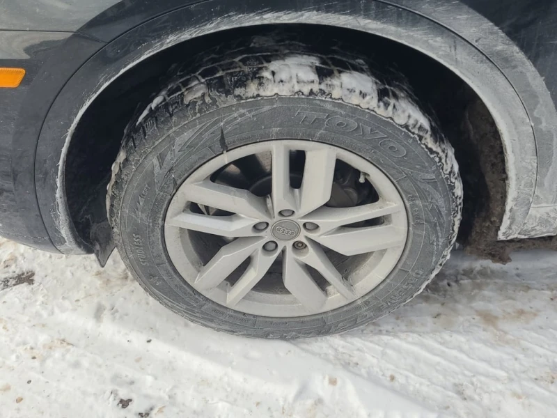 Audi Q5 * TITANIUM PREMIUM * CARFAX * БЕЗ ПЪРВОНАЧАЛНА ВНО, снимка 6 - Автомобили и джипове - 53323757