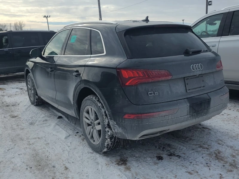 Audi Q5 * TITANIUM PREMIUM * CARFAX * БЕЗ ПЪРВОНАЧАЛНА ВНО, снимка 4 - Автомобили и джипове - 53323757