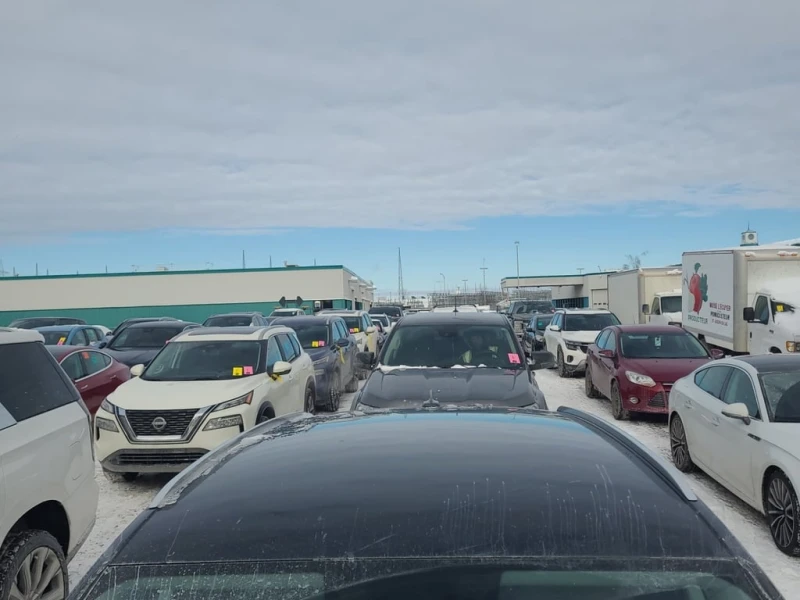 Audi Q5 * TITANIUM PREMIUM * CARFAX * БЕЗ ПЪРВОНАЧАЛНА ВНО, снимка 16 - Автомобили и джипове - 53323757