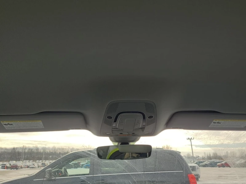 Audi Q5 * TITANIUM PREMIUM * CARFAX * БЕЗ ПЪРВОНАЧАЛНА ВНО, снимка 11 - Автомобили и джипове - 53323757