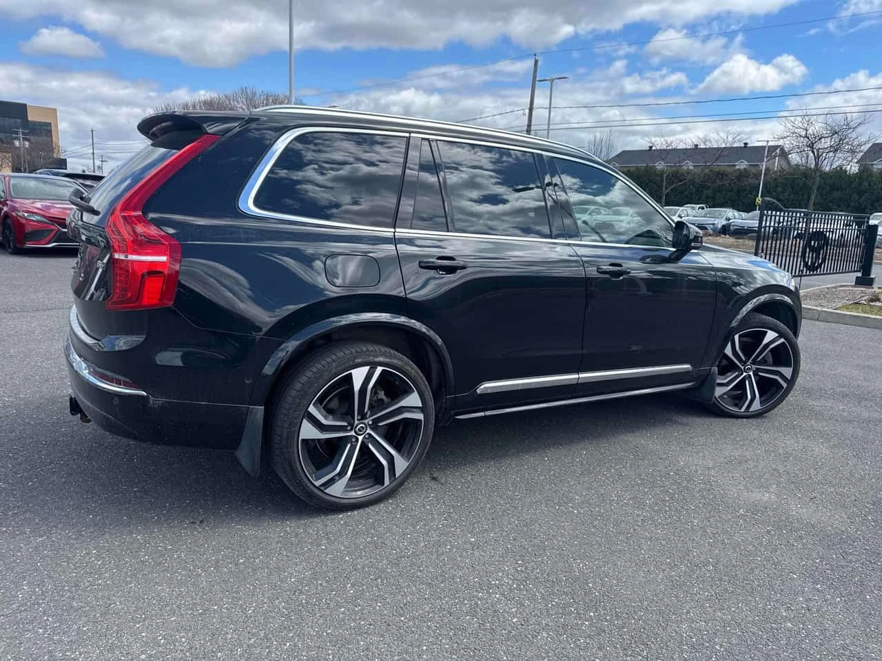 Volvo Xc90 B6 AWD Ultimate Bright Theme 7 Seater  CARFAX, снимка 3 - Автомобили и джипове - 54312277