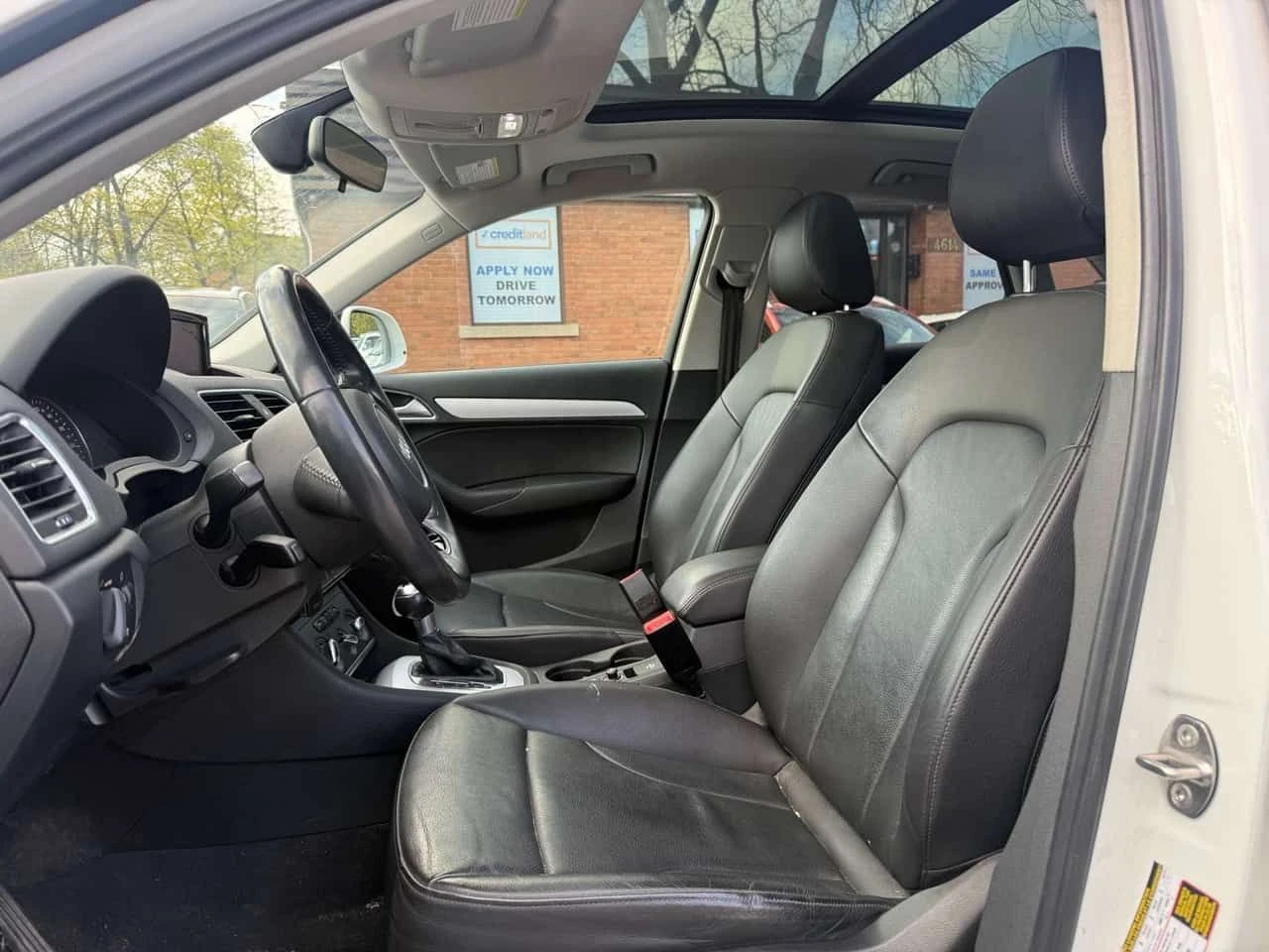Audi Q3 * Quattro Komfort AWD I No Accident I Sunroof I Na, снимка 8 - Автомобили и джипове - 54792830