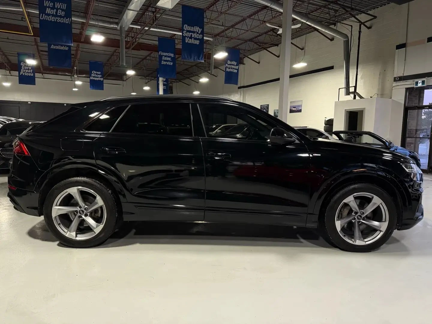 Audi Q8 PROGRESSIV ЦЕНА ДО БЪЛГАРИЯ АВТОКРЕДИТ, снимка 3 - Автомобили и джипове - 55068297