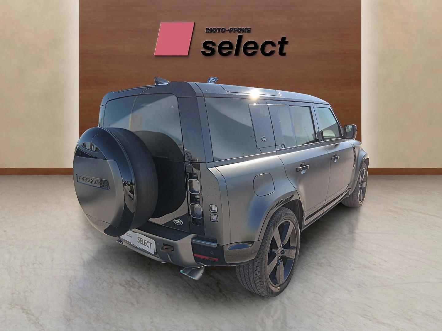 Land Rover Defender 5.0 V8, снимка 5 - Автомобили и джипове - 55827541